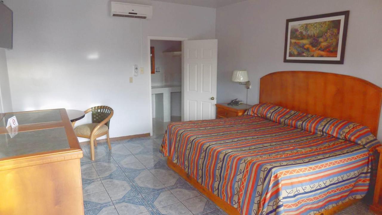 Hotel Del Camino Cuauhtémoc Buitenkant foto