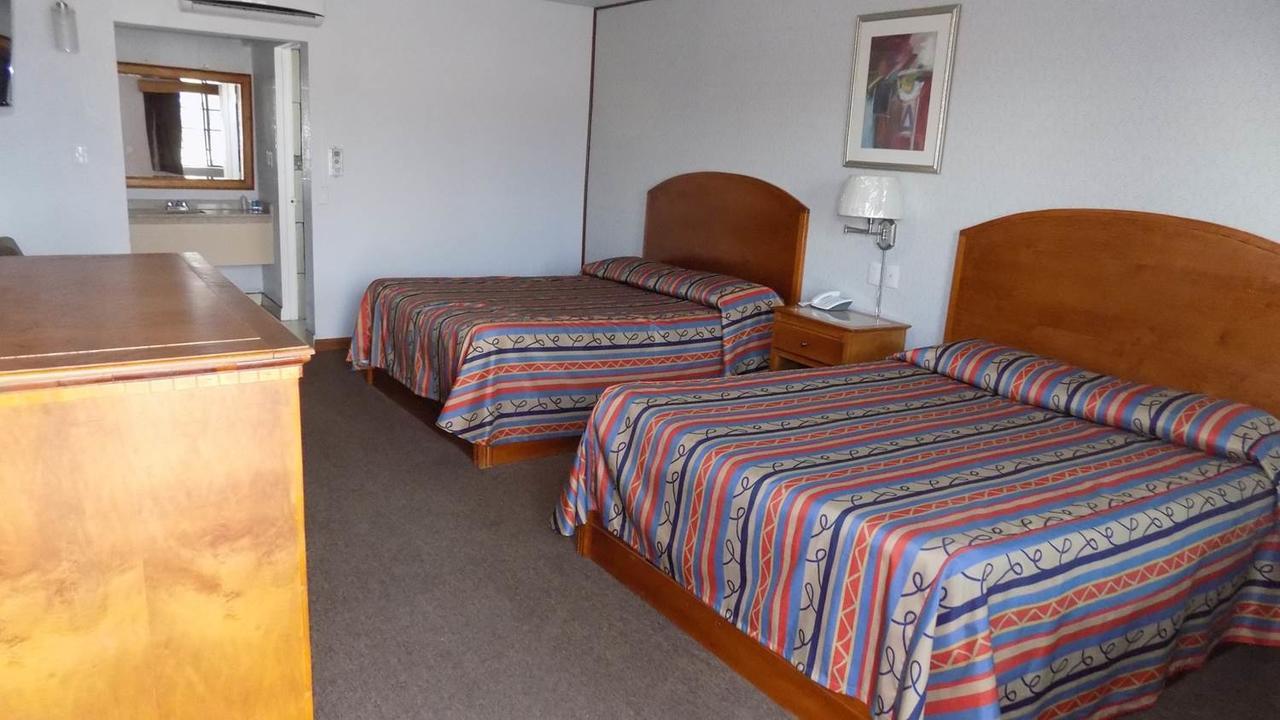 Hotel Del Camino Cuauhtémoc Buitenkant foto