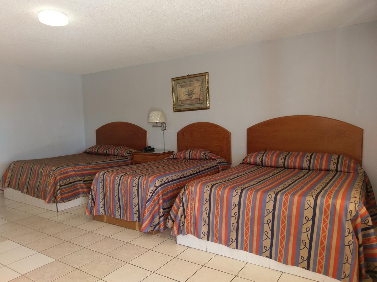 Hotel Del Camino Cuauhtémoc Buitenkant foto