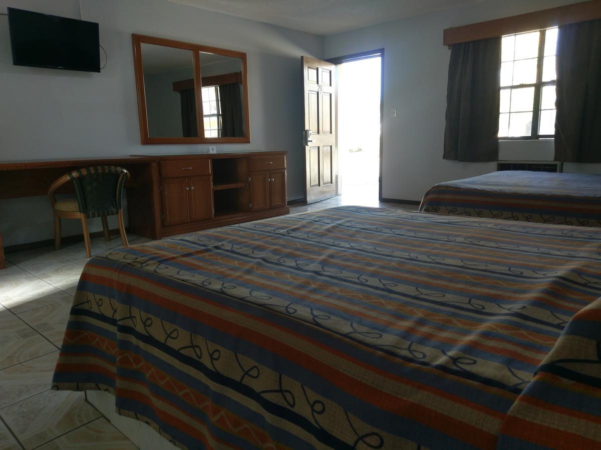 Hotel Del Camino Cuauhtémoc Buitenkant foto