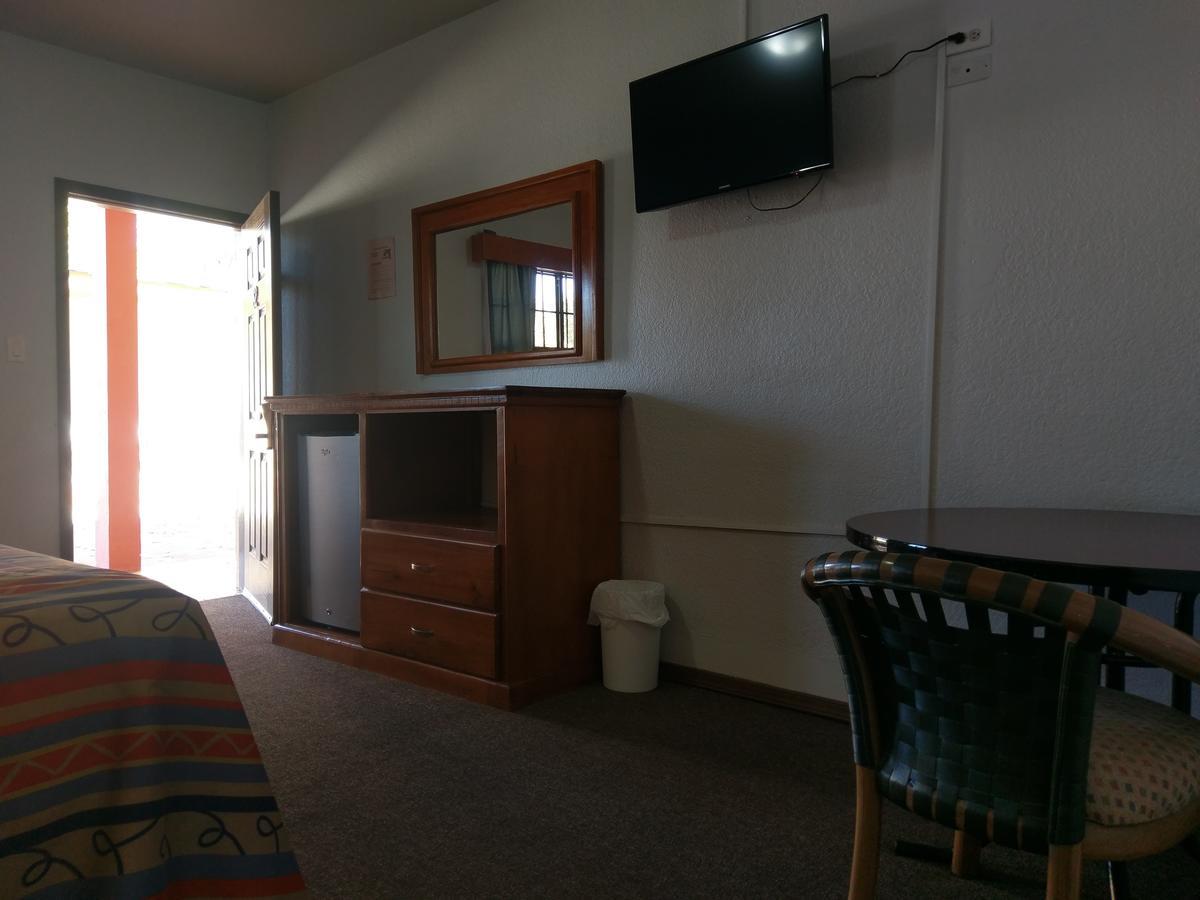 Hotel Del Camino Cuauhtémoc Buitenkant foto